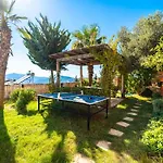 Honeymoon With Sea View קס