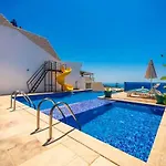 Honeymoon With Sea View וילה
